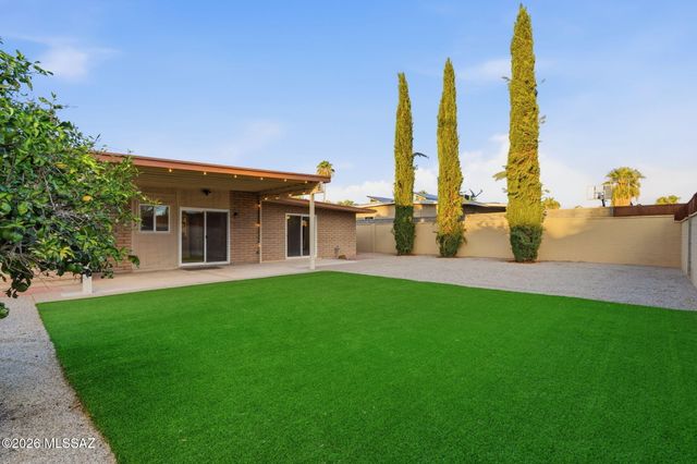 7652 E Waverly Street, Tucson, AZ 85715