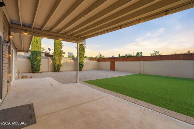 7652 E Waverly Street, Tucson, AZ 85715