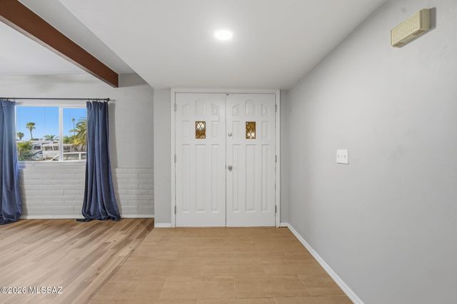 7652 E Waverly Street, Tucson, AZ 85715