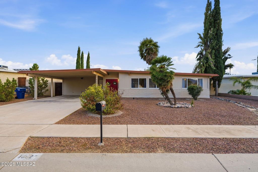 7652 E Waverly Street, Tucson, AZ 85715