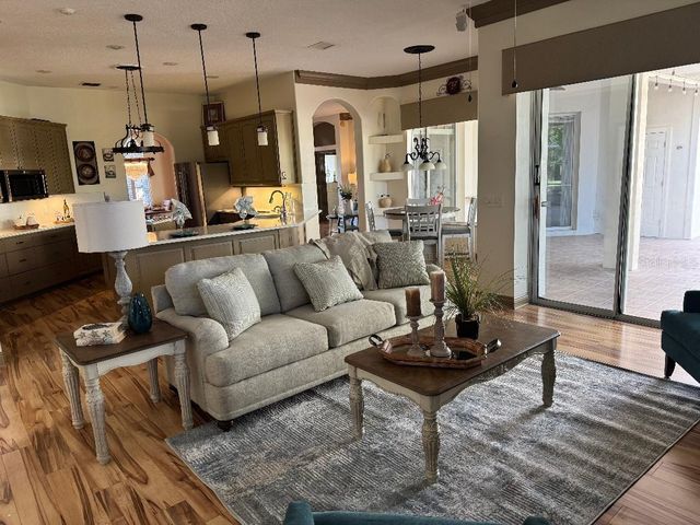 324 HAMPTON HILLS COURT, Debary, FL 32713