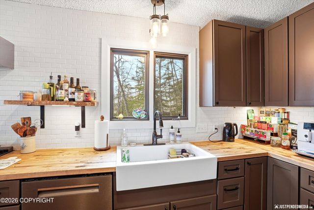 19430 Citation Road, Eagle River, AK 99577