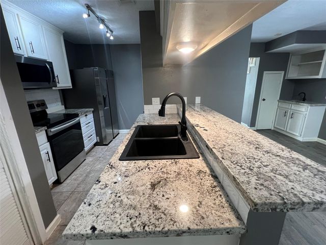 6700 Richardson Road 305, Houston, TX 77069