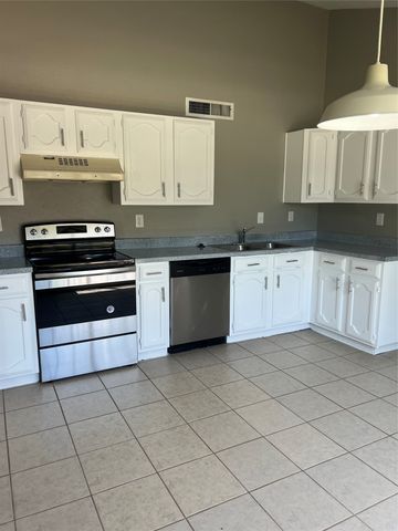 2101 Pennington Drive, Arlington, TX 76014