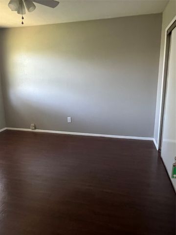 2101 Pennington Drive, Arlington, TX 76014