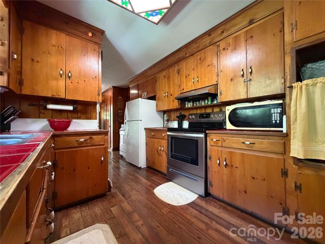 1345 Rock Hill Street, Nebo, NC 28761