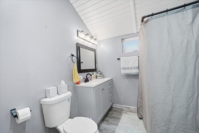 825 1ST AVE SW, Oelwein, IA 50662