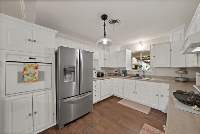 7824 Whitney Drive, White Settlement, TX 76108