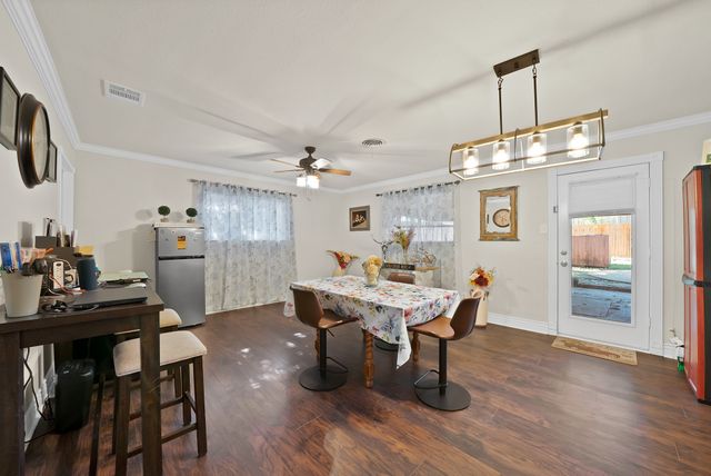 7824 Whitney Drive, White Settlement, TX 76108