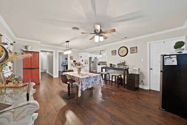 7824 Whitney Drive, White Settlement, TX 76108