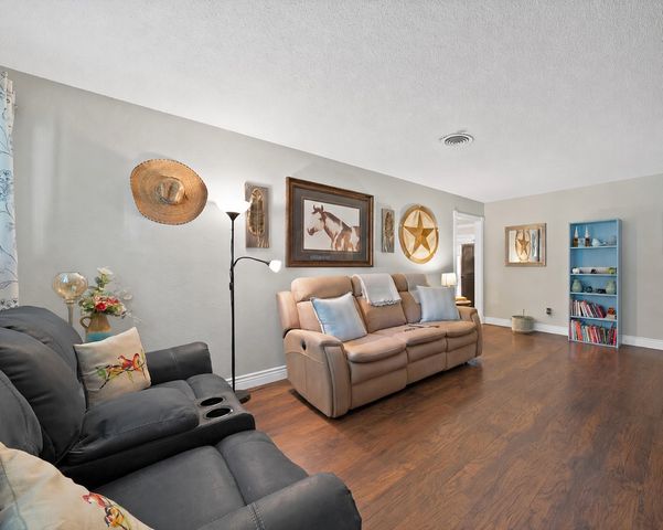 7824 Whitney Drive, White Settlement, TX 76108