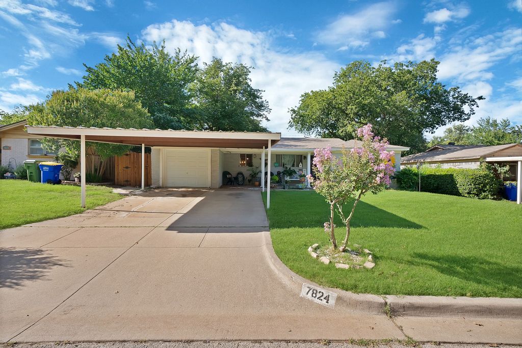 7824 Whitney Drive, White Settlement, TX 76108