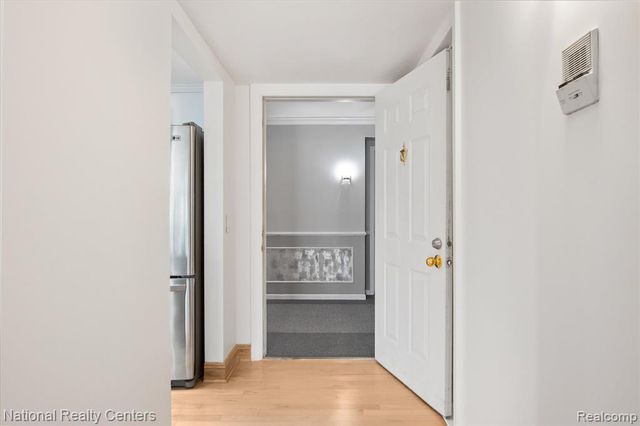 3559 Port Cove Drive 17, Waterford, MI 48328