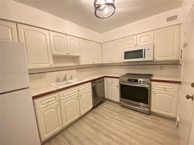 9225 Collins Ave 706, Surfside, FL 33154