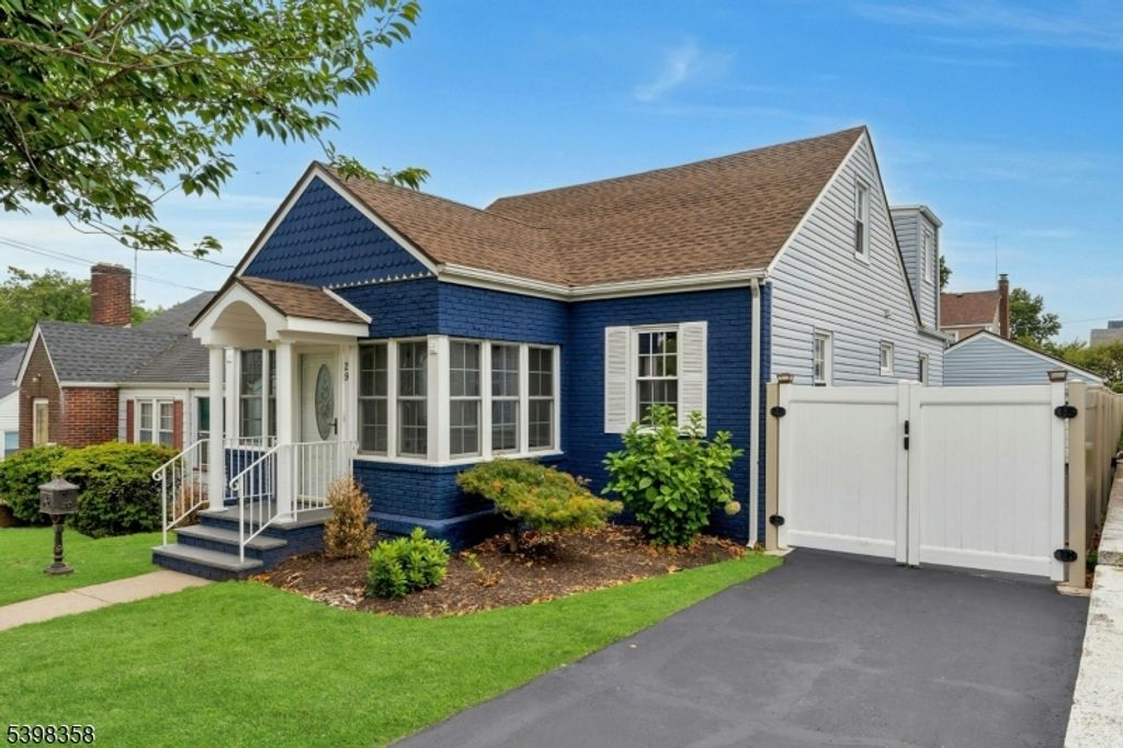 29 Sunset Ave, Belleville Twp., NJ 07109