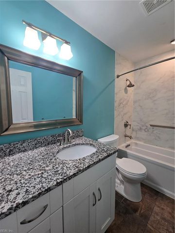 3840 South Plaza TRL, Virginia Beach, VA 23452