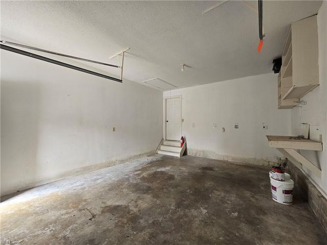 3840 South Plaza TRL, Virginia Beach, VA 23452