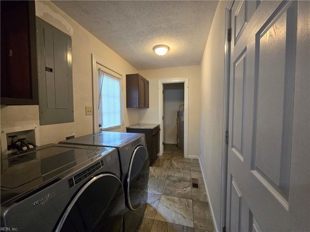 3840 South Plaza TRL, Virginia Beach, VA 23452
