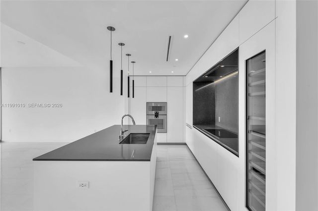 300 Biscayne Boulevard Way 1902E, Miami, FL 33131