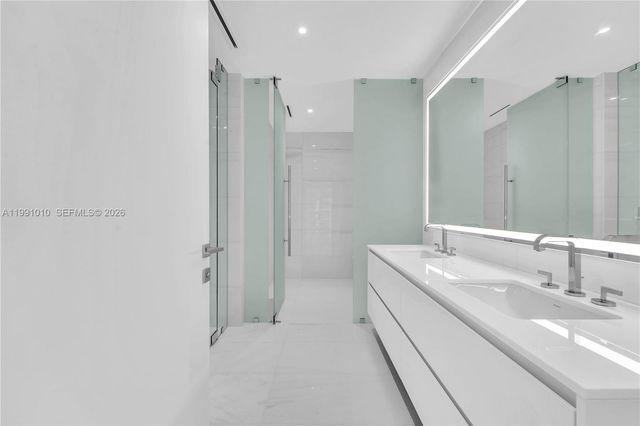 300 Biscayne Boulevard Way 1902E, Miami, FL 33131