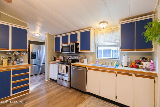 109 BAYOU Drive, Satsuma, FL 32189