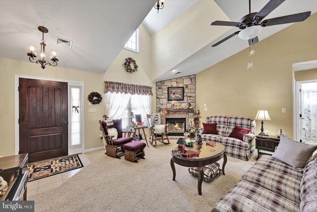 820 CAMBRIDGE DR, Manheim, PA 17545