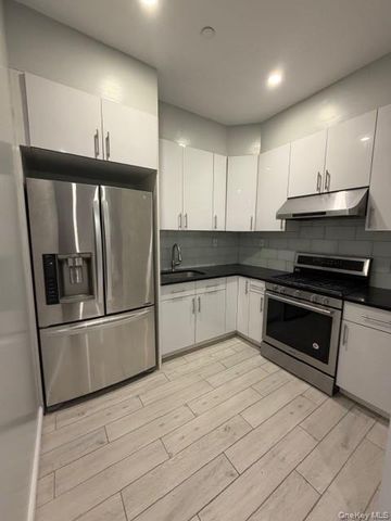 110-42 15 Avenue 2, College Point, NY 11356