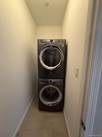 110-42 15 Avenue 2, College Point, NY 11356