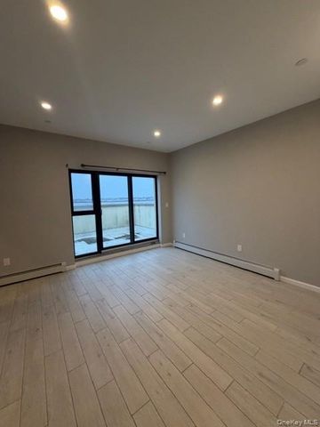 110-42 15 Avenue 2, College Point, NY 11356