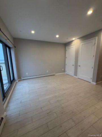 110-42 15 Avenue 2, College Point, NY 11356