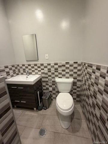 110-42 15 Avenue 2, College Point, NY 11356