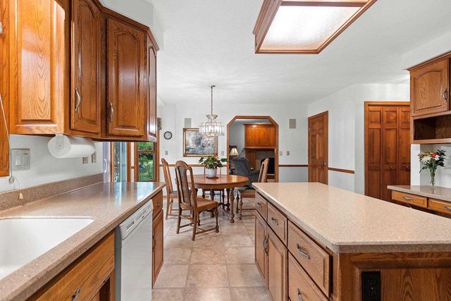 2920 THUNDERBYRD TRAIL, Green Bay, WI 54313