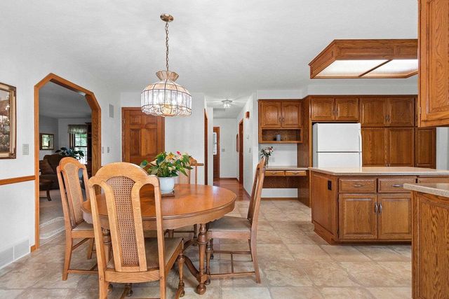 2920 THUNDERBYRD TRAIL, Green Bay, WI 54313