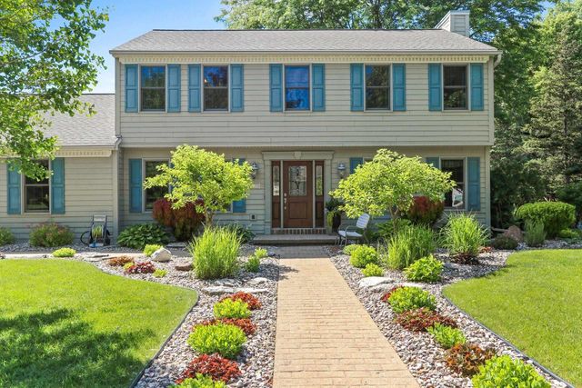 2920 THUNDERBYRD TRAIL, Green Bay, WI 54313