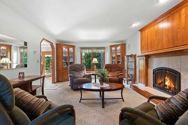 2920 THUNDERBYRD TRAIL, Green Bay, WI 54313