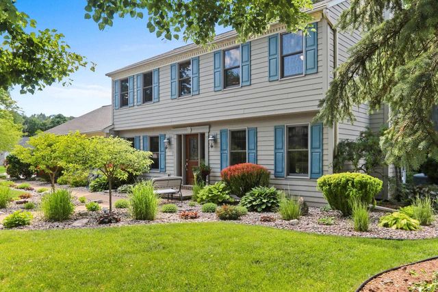 2920 THUNDERBYRD TRAIL, Green Bay, WI 54313
