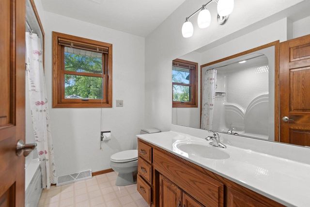 2920 THUNDERBYRD TRAIL, Green Bay, WI 54313