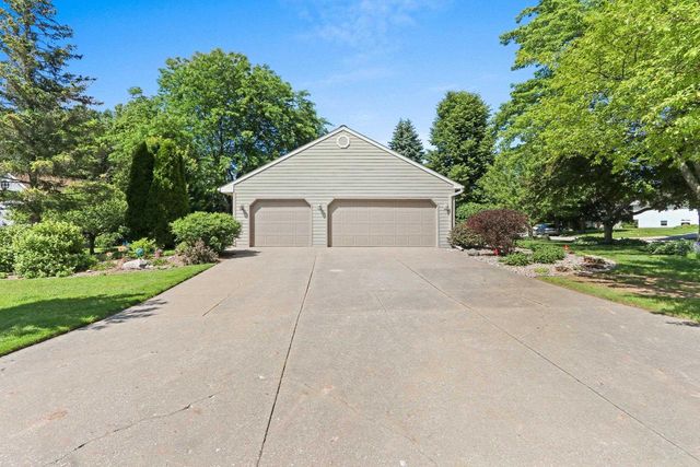 2920 THUNDERBYRD TRAIL, Green Bay, WI 54313