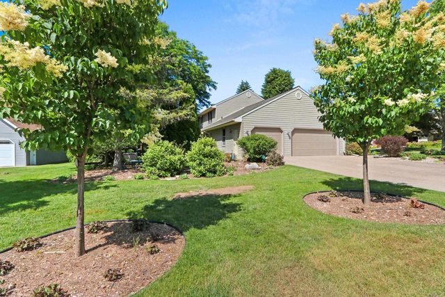 2920 THUNDERBYRD TRAIL, Green Bay, WI 54313