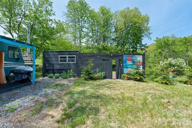 72 Amos Creek Road, Marshall, NC 28753