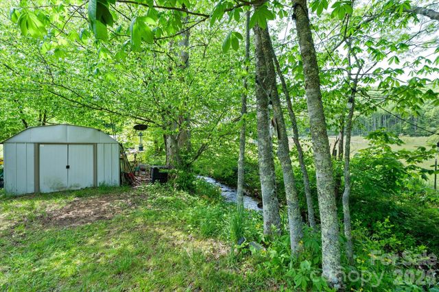 72 Amos Creek Road, Marshall, NC 28753