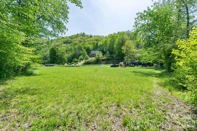 72 Amos Creek Road, Marshall, NC 28753