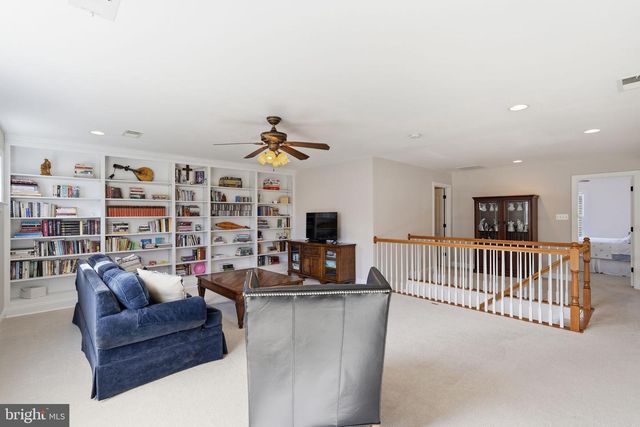 105 TURNSTONE LN, Lake Frederick, VA 22630