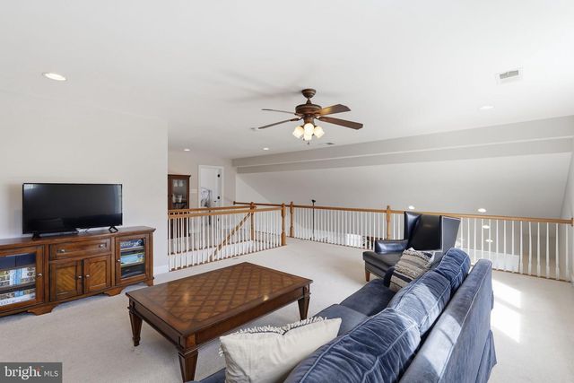 105 TURNSTONE LN, Lake Frederick, VA 22630