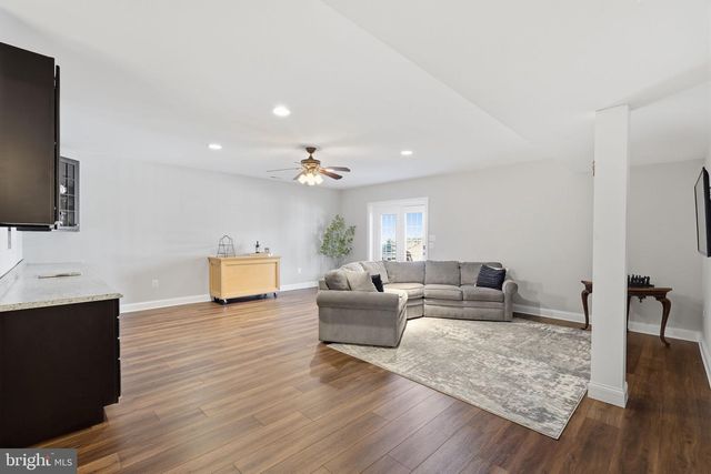 105 TURNSTONE LN, Lake Frederick, VA 22630