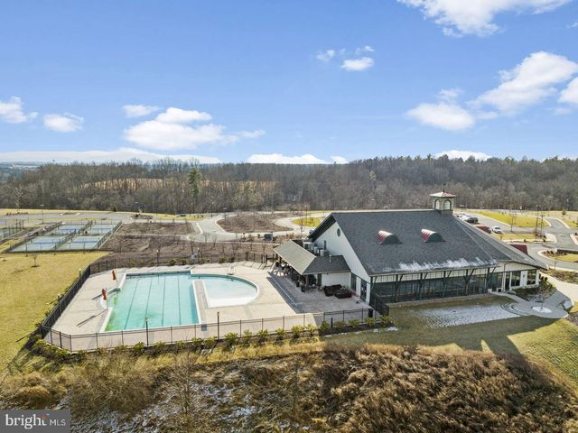 105 TURNSTONE LN, Lake Frederick, VA 22630