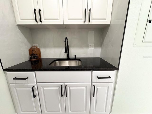 4148 DOLPHIN DRIVE 3, Tampa, FL 33617