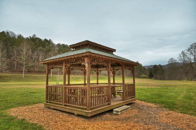 120 Shenendoa Drive, Ellijay, GA 30540