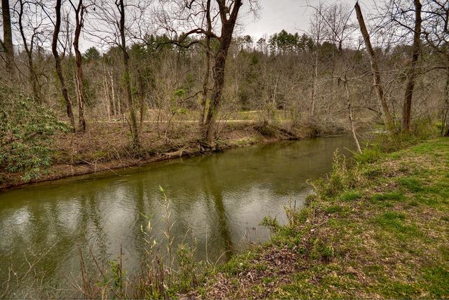 120 Shenendoa Drive, Ellijay, GA 30540