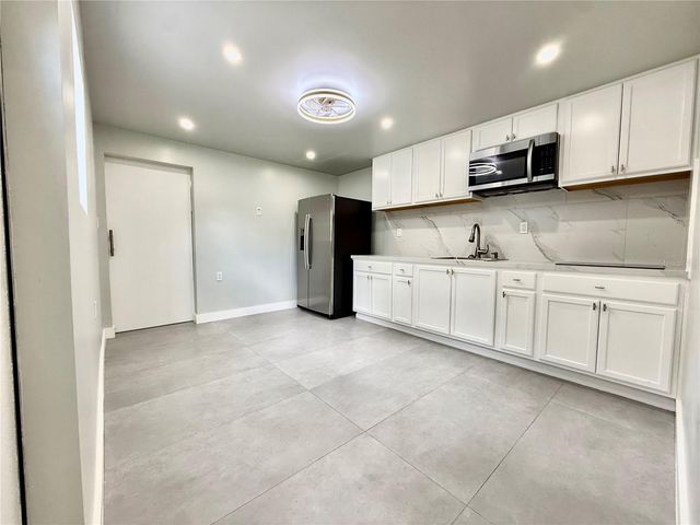 1706 E ANNIE STREET C, Tampa, FL 33612